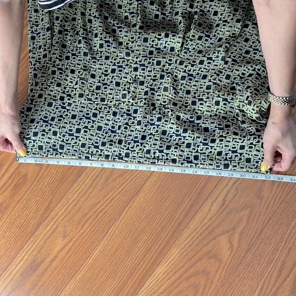 Vintage plus size women’s skirt elastic band waist, pleated mid length size16W - Picture 6 of 11